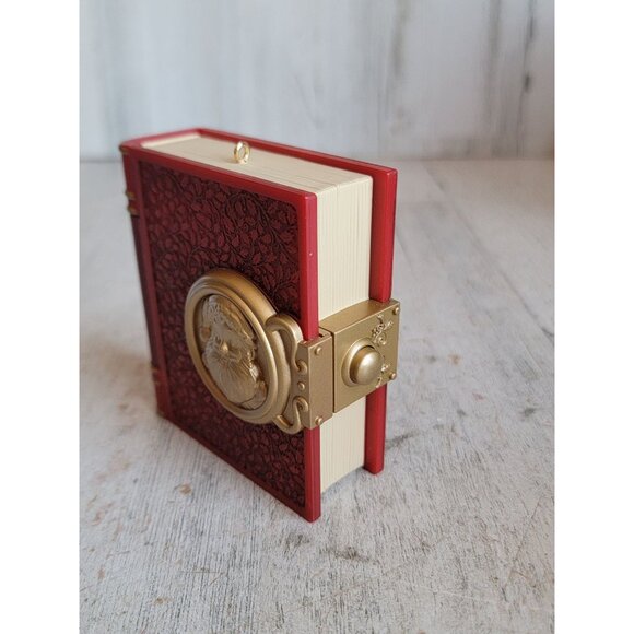 Hallmark Santa's magic storybook ornament Xmas believe - Picture 4 of 7